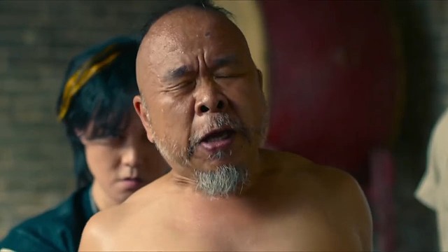 尹正用暖宝忽悠老头