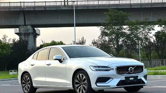 沃尔沃 s60
​2026 款 B4 智远豪华版
​