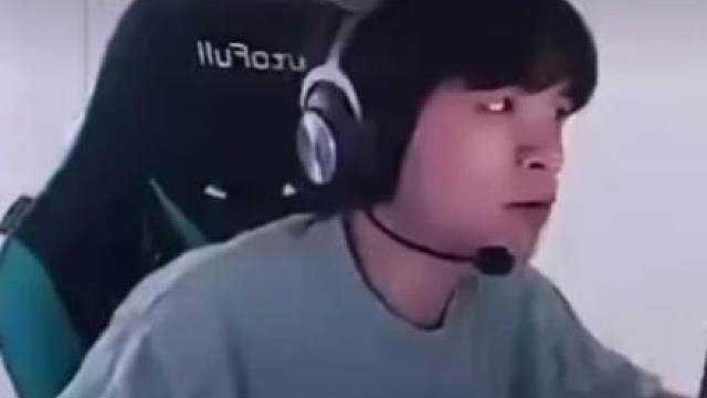 表哥又按按钮了