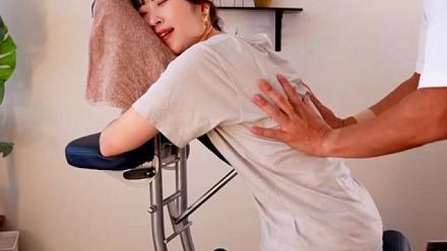 舒适的肩颈、头部按摩放松体验