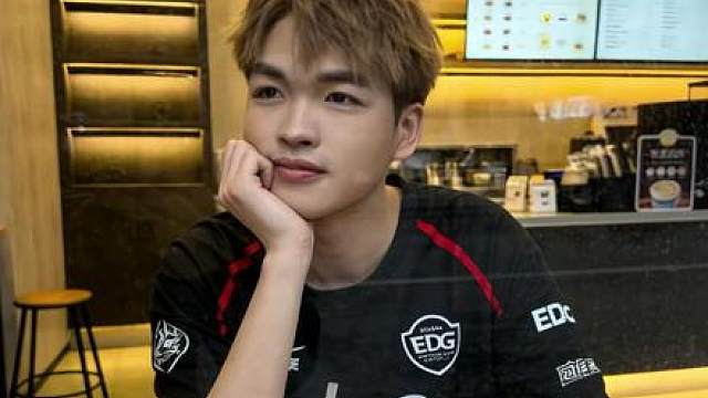 天选的节奏大师表哥直播再现串子直接正面开团康康？