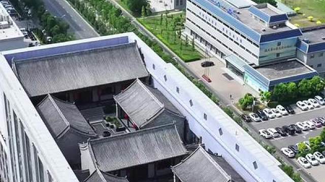把四合院隐藏在楼顶上，你见过吗？