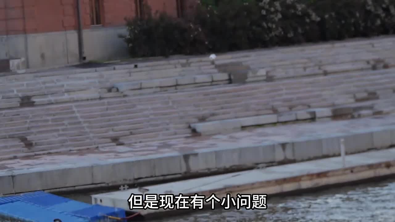 极限足球挑战，把球踢过64米宽的河道人类能做得到吗？