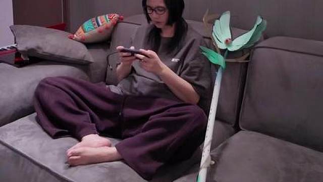 离恨烟 出鞘！ 恰逢《王者荣耀世界》上线，手工打造公孙离专属笛子道具。 3D打印全细节还原，真实可吹奏，用热爱致敬王者大陆。