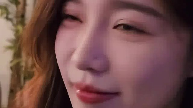 林佳茵眼里有光耶