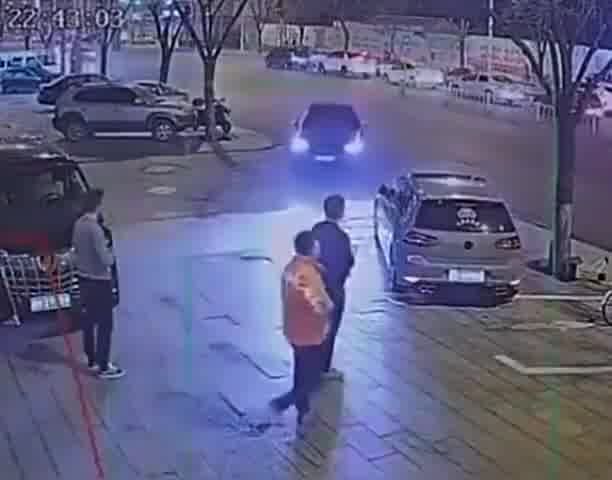 这两个是斗气车？