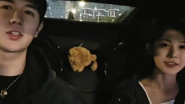 童锦程开车遇疯狂插车大喊:我法拉利啊！插车哥们:我赌你是租的！