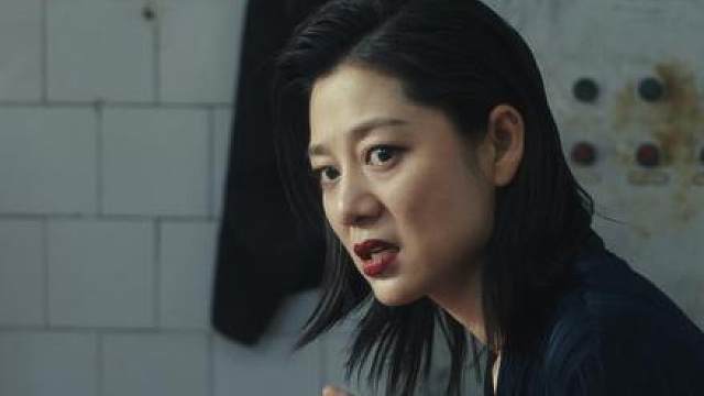 看似漂亮的女人，竟是拐卖少女的大姐大！