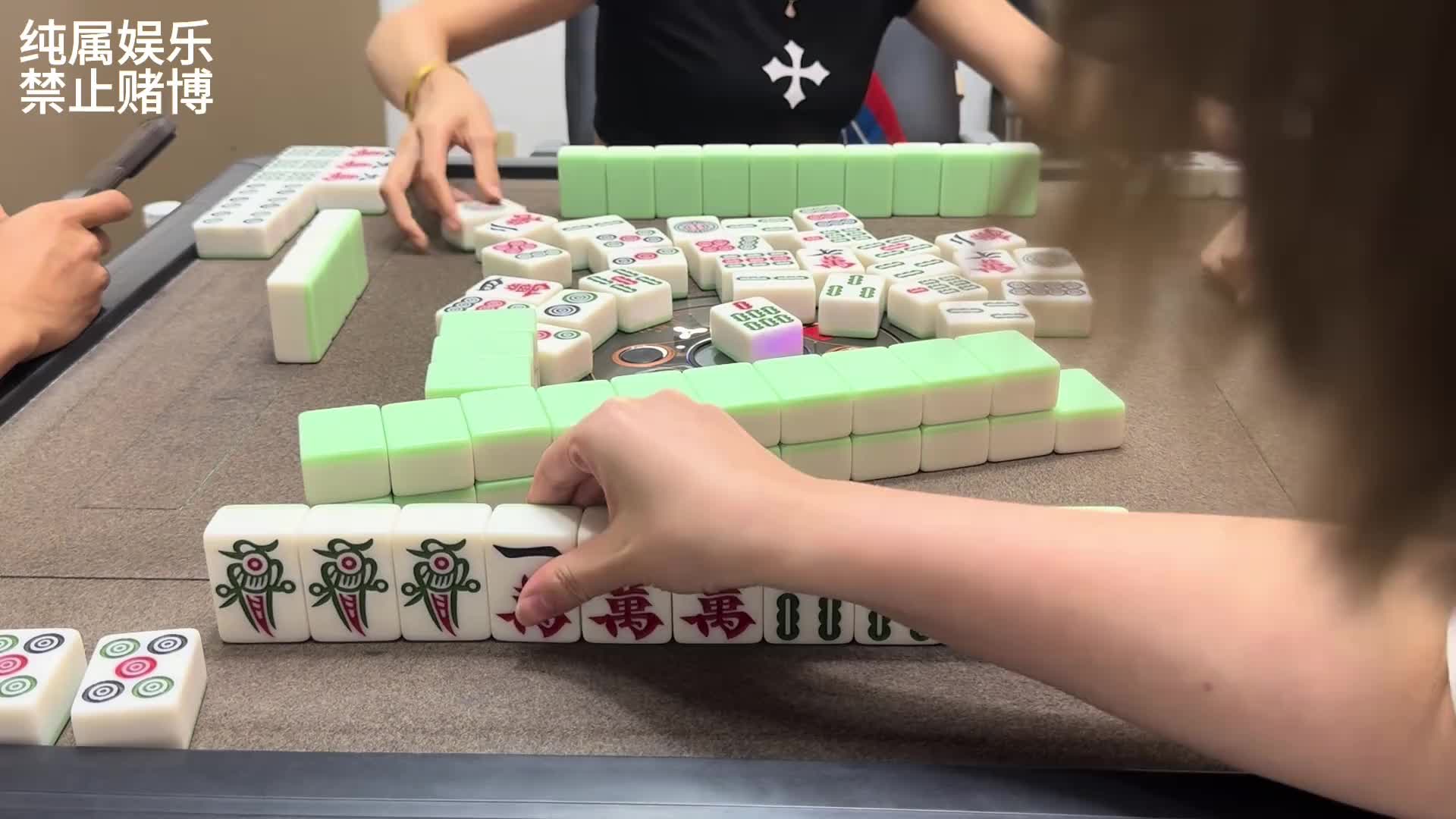 打长沙麻将手气比技术更重要，你觉得呢？