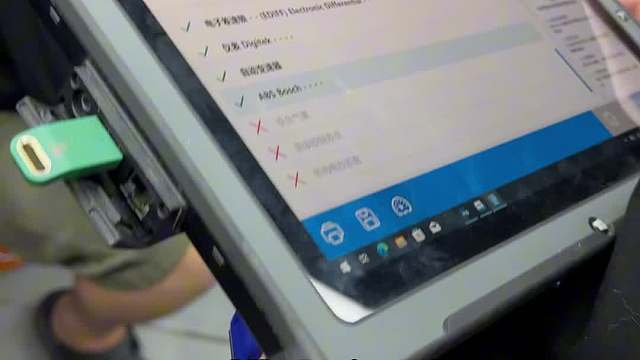 我花了8个月时间翻新一台20年前的老法拉利