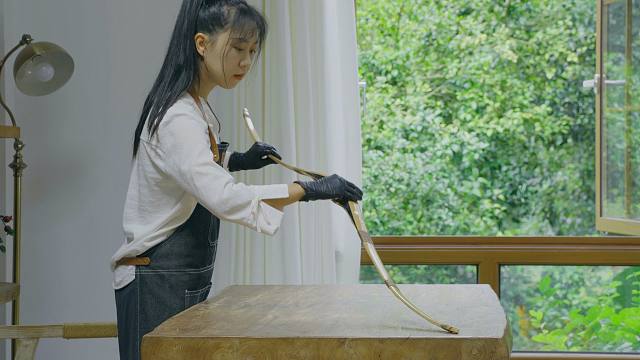 砍根竹子等两年，就为搓把弓？