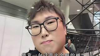 槍法最菜，人氣最頂。金圖紙一喊，全服玩家都瘋狂。三角洲真·扶貧真神。