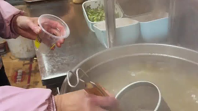 一块五的杯杯米线，你们喜欢吃嘛