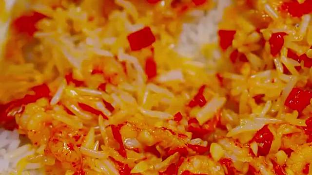 红烧肉配鸡屁股正正好