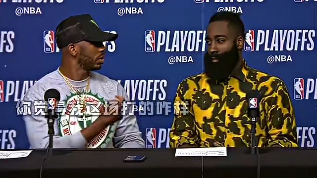 NBA季后赛现场，两位篮球明星在台上对话！#篮球