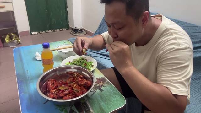 香辣小龙虾