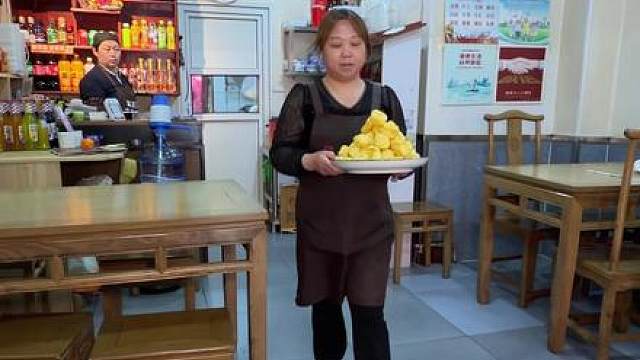 多少人来保定就为了这口麻仁鸡蛋！！唯一缺点就是离开保定吃不到