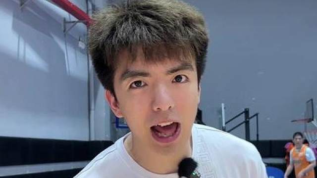 世界上不会出现第二次的上篮，把能完成的兄弟艾特出来！ Irving 凯里·欧文