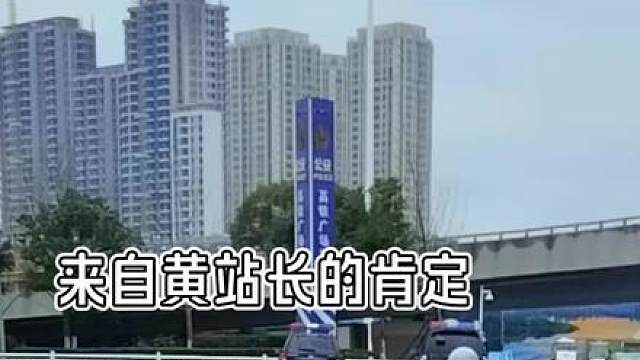 一只狗狗，见证一座城市的温暖。