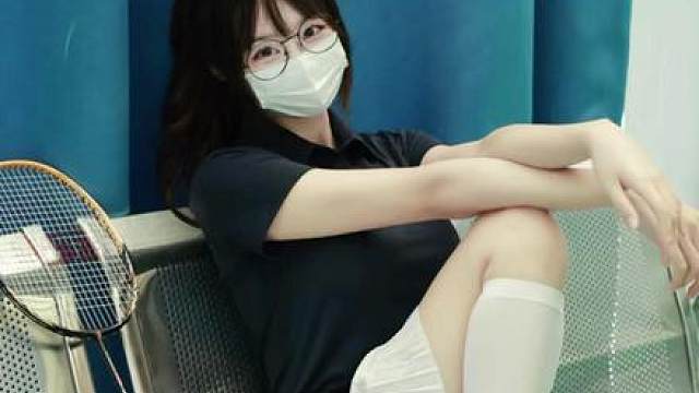 没有故意不回你消息 我在打羽毛球