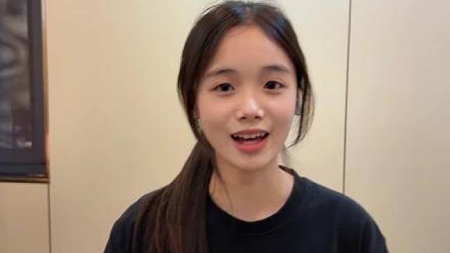 南宫问雅，摸谁谁傻！