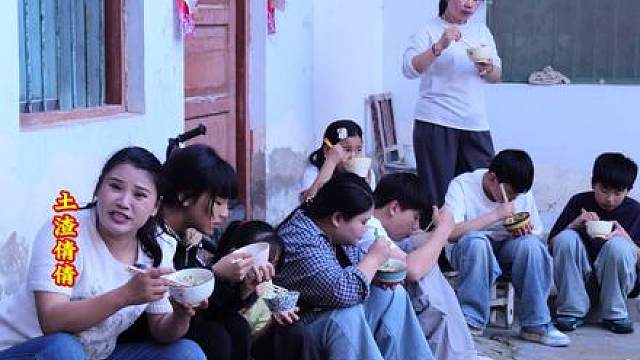 每年的这个时候都要蒸一次槐花吃……