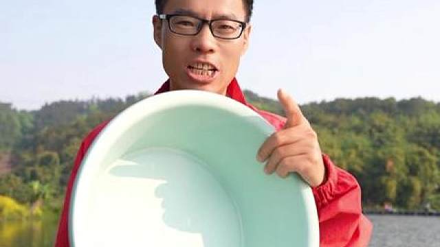 非不相信要亲自来试试这鲢鳙的力气有多大，这下好了吧！