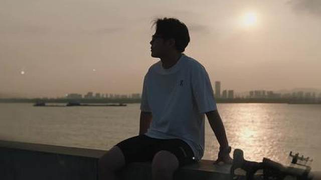 智能眼镜的尽头是回归日常：实测千问S1，一副真正懂你的AI眼镜