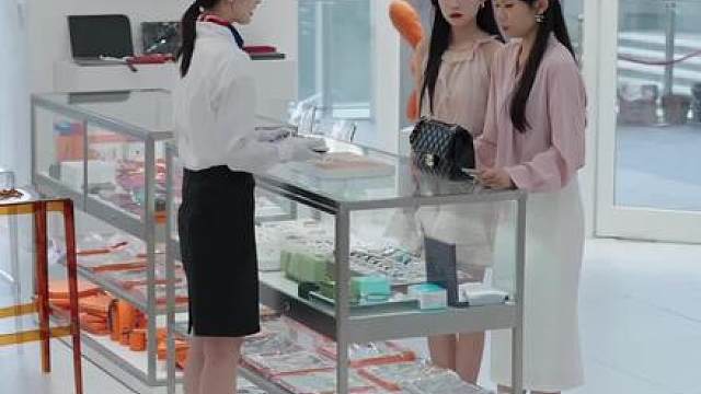 分手后，我娶了前任的老板