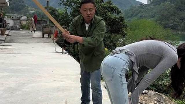 为什么她打的