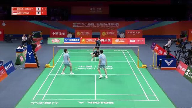 发接发环节快速抢攻 何济霆网前封网让对手无从摆脱