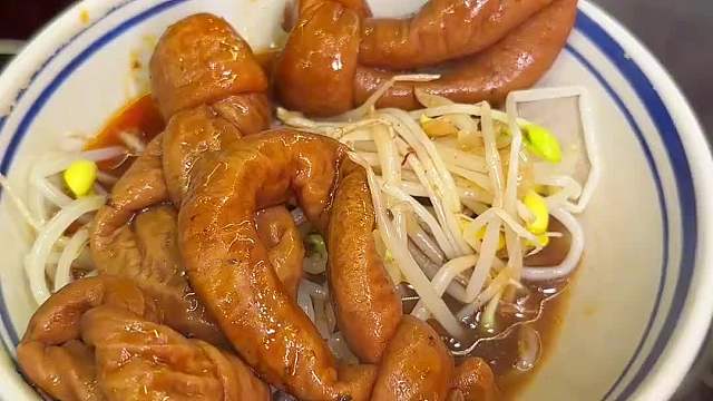 老成都的油卤串串，市井气息真的好浓烈！