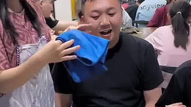 大哥蒙了吧！