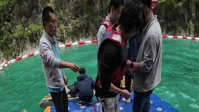 人生得意须尽欢 轻舟已过万重山