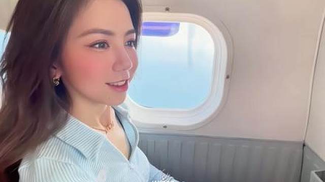 邓紫棋：“我本身爱弹琴又爱海，那不就是《爱琴海》！”