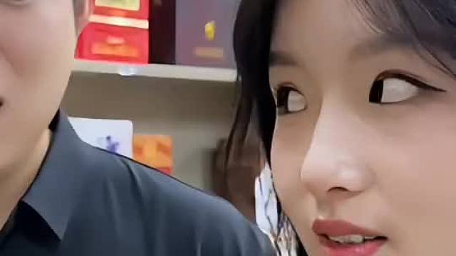 在世女诸葛，貌赛活神仙