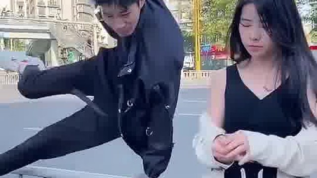 你们没看到另外一个男的才是高手？