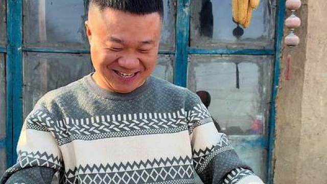 蒜蓉粉丝蒸沙虫！这回俺们又是好哥三了哈哈哈！