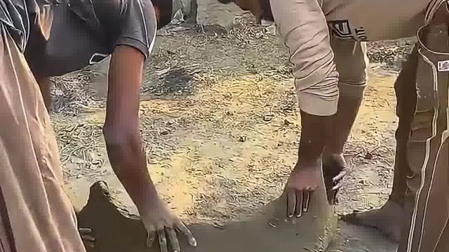 别小瞧了泥巴，混合干草能发挥价值