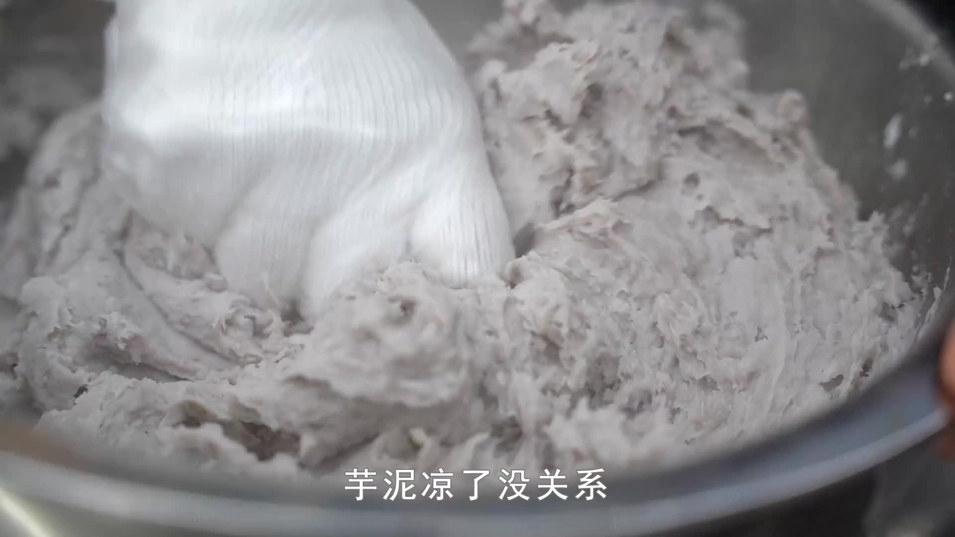 美容院小姐姐在厦门卖古早味小吃，22元1盒7个，芋泥控的最爱