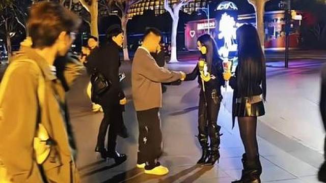 有这样的兄弟出门就有女人