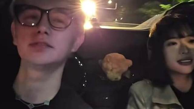 你开着面包车来接我，我也会为了你的颜值而着迷