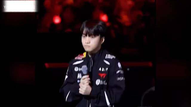 T1续约keria到2029年，全场高呼Keria，小K感动的哭了
小k真是釜山真男人啊，讲义气重感