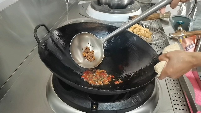 老板娘让厨师出新菜，厨师出了一道菜，不知道叫什么名字好！