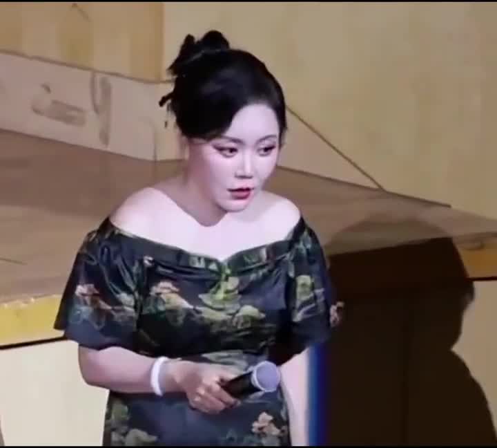 第一排都是接话高手