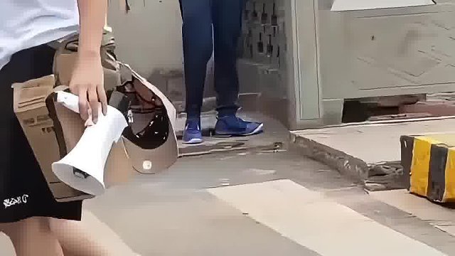 邓超在外录制被喊错名字，一脸懵逼！