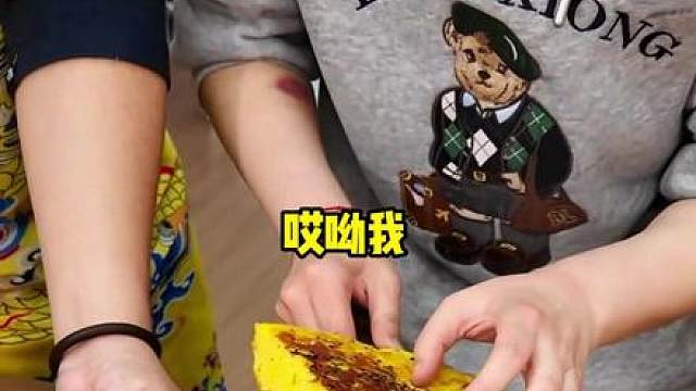 家里有小米的一定试试这个金黄小米饼！