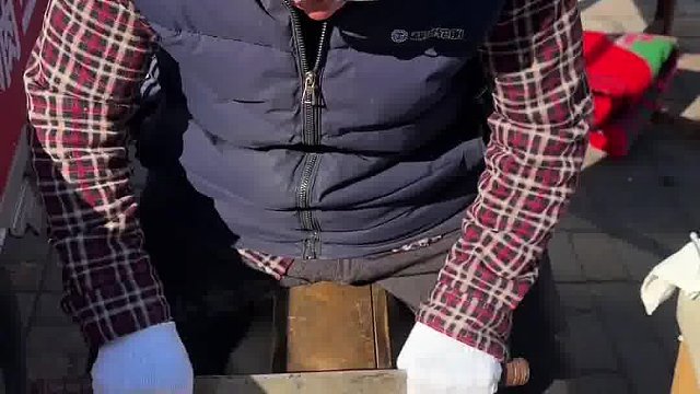 大刀豆腐丝 天津街头偶遇用大刀坐着切的豆腐丝