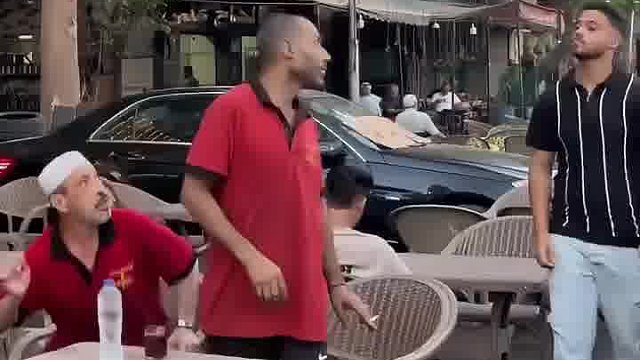 老外整蛊懵成傻