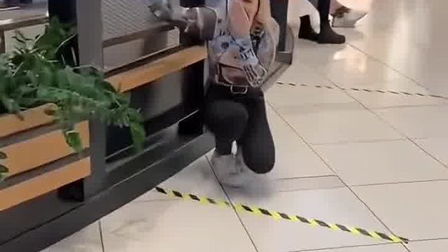 这就可以吻对方了，我炸了